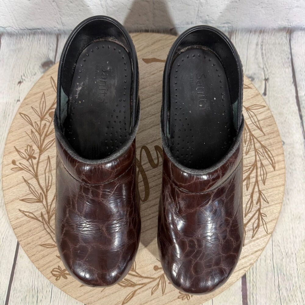 Sanita Professional Clogs Women 38 EU Brown Patent Leather Croc Embossed Nurse